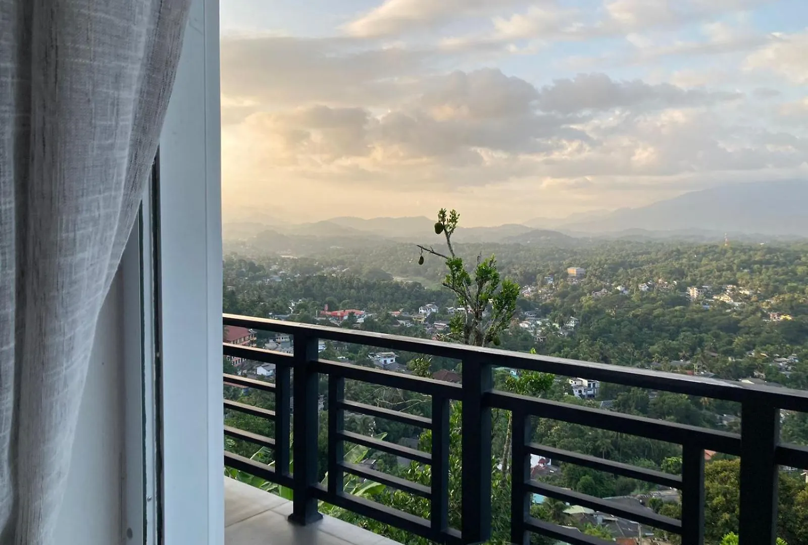 Dream House Residence Kandy 0*,  Sri Lanka
