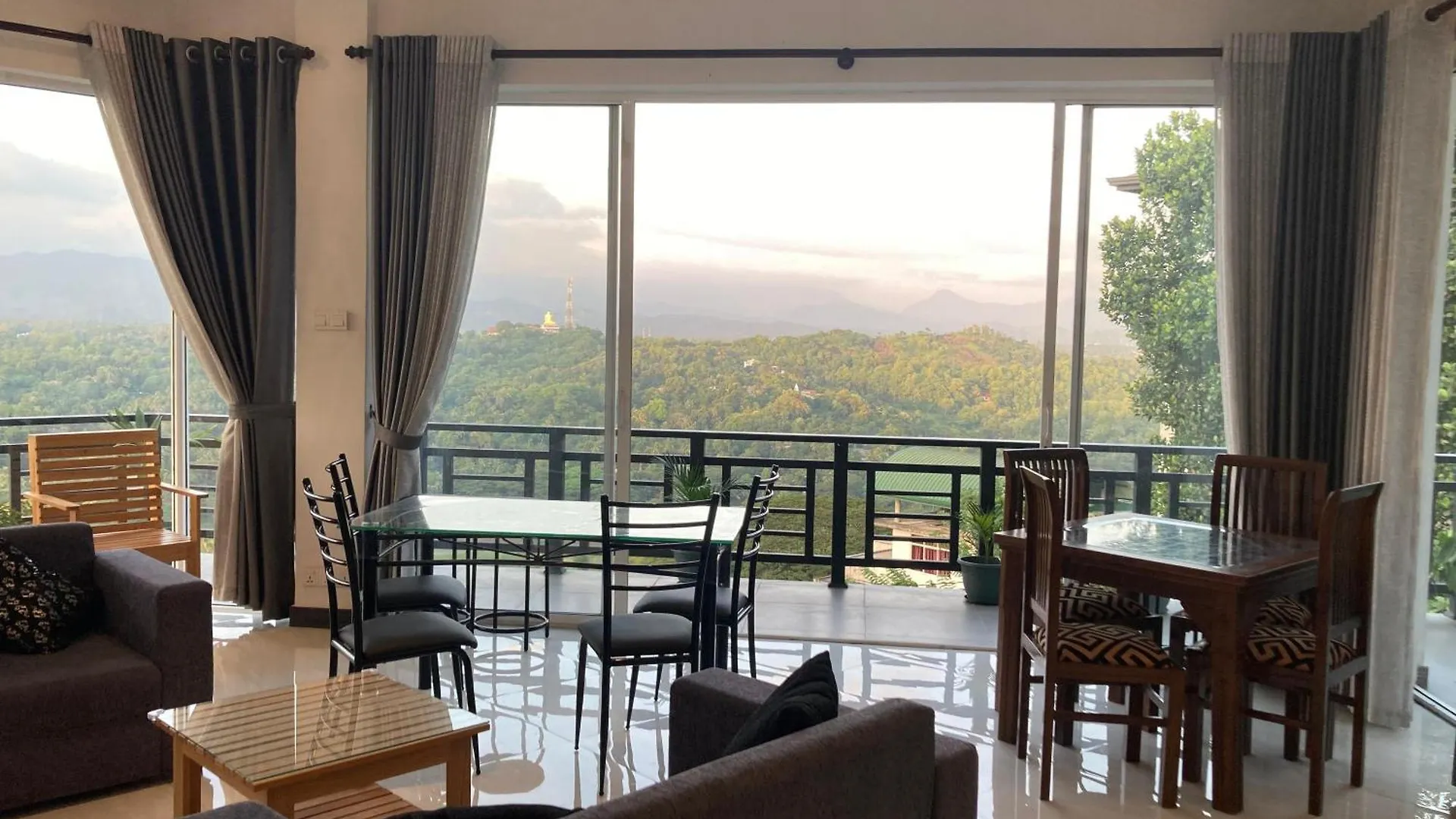 Dream House Residence Kandy Bed & Breakfast
